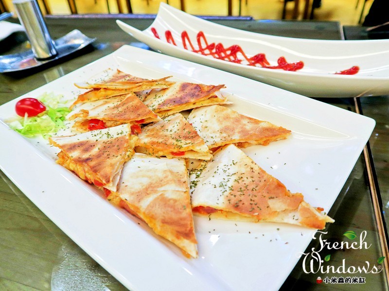 【捷運市政府站】FrenchWindows 琺蘭綺瑥朵~奢華待遇，六星級尊爵享受，好姊妹的約會勝地♥(免費WIFI/不限時/約會聚餐聖地)