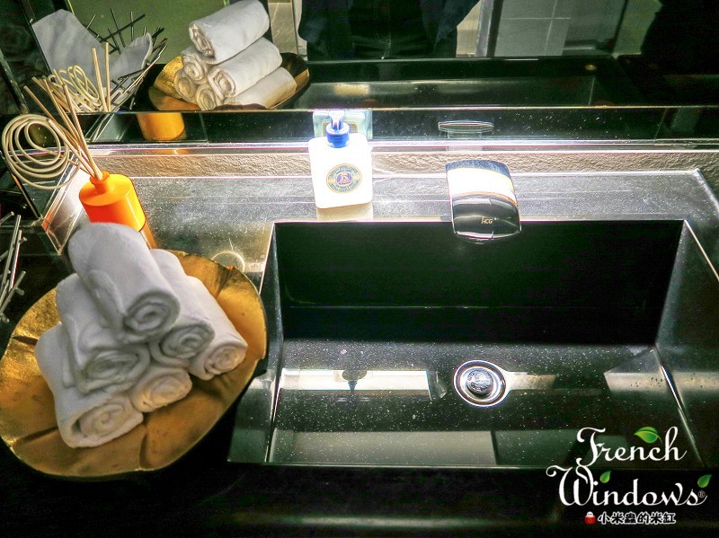 【捷運市政府站】FrenchWindows 琺蘭綺瑥朵~奢華待遇，六星級尊爵享受，好姊妹的約會勝地♥(免費WIFI/不限時/約會聚餐聖地)