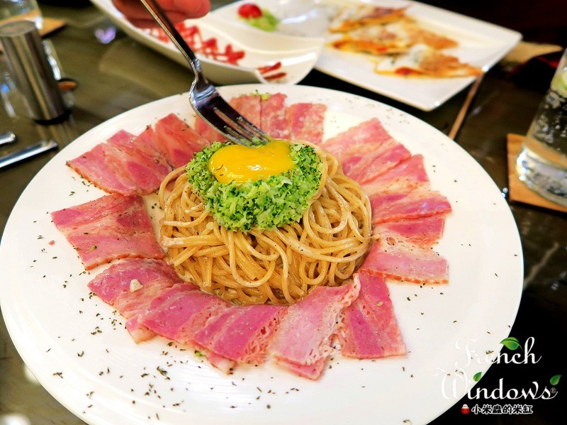 【捷運市政府站】FrenchWindows 琺蘭綺瑥朵~奢華待遇，六星級尊爵享受，好姊妹的約會勝地♥(免費WIFI/不限時/約會聚餐聖地)