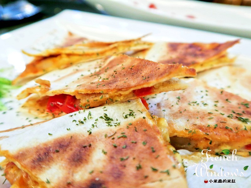 【捷運市政府站】FrenchWindows 琺蘭綺瑥朵~奢華待遇，六星級尊爵享受，好姊妹的約會勝地♥(免費WIFI/不限時/約會聚餐聖地)