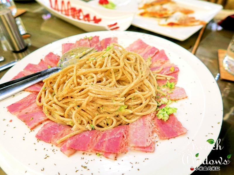 【捷運市政府站】FrenchWindows 琺蘭綺瑥朵~奢華待遇，六星級尊爵享受，好姊妹的約會勝地♥(免費WIFI/不限時/約會聚餐聖地)