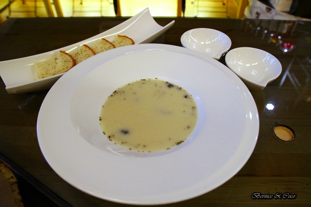 IMG_2322.JPG IMG_2322.JPG