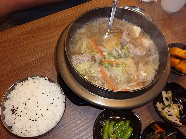 朝鮮味韓國料理(仁愛二店)：各式各樣的小菜吃到到飽--朝鮮味韓國料理餐廳安和店