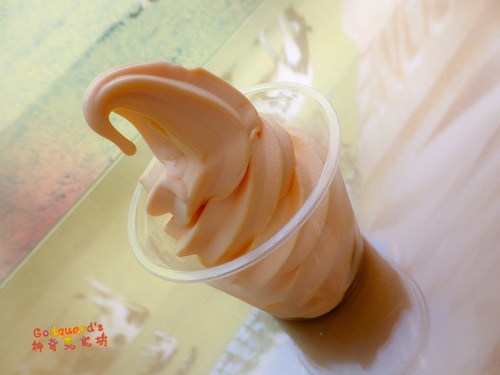 (食記)[全省]7-11又勝一籌~天價水果做成的北海道夕張哈密瓜霜淇淋!