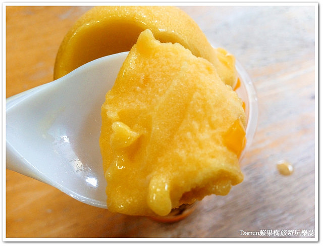 『桃園中壢冰品』榕樹下綿綿冰●超過60年的老冰店 人手一杯超級芒果爽散步美食 中壢車站商圈美食小吃