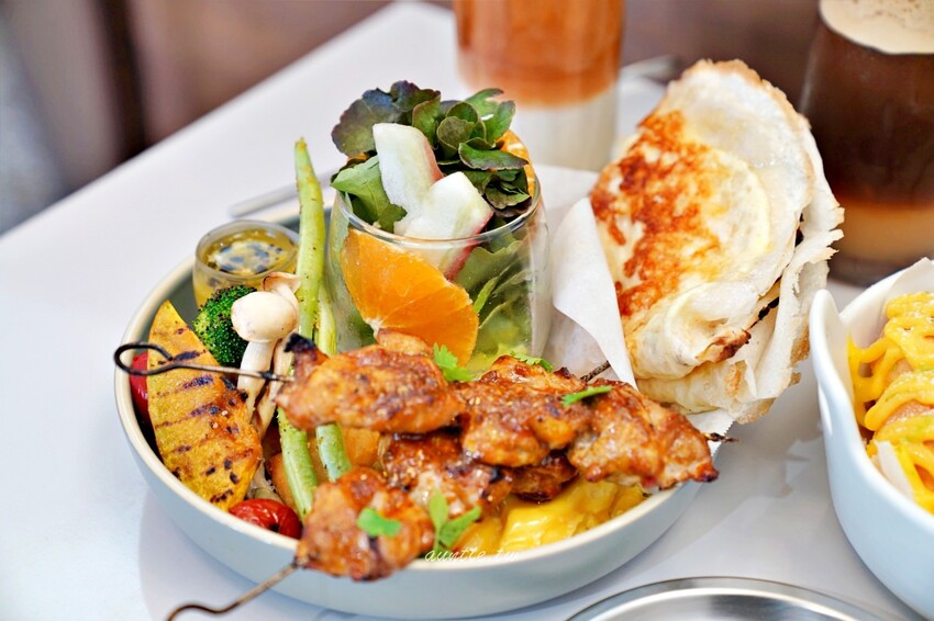 台南市東區【台南】中西區|和喫咖啡,老屋咖啡廳,圓滾滾鬆餅球,豐盛早午餐