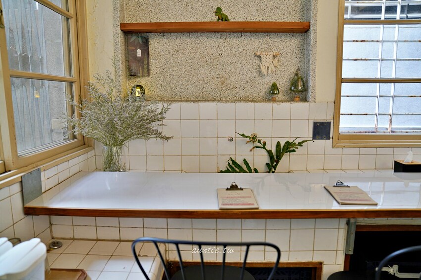 台南市東區【台南】中西區|和喫咖啡,老屋咖啡廳,圓滾滾鬆餅球,豐盛早午餐