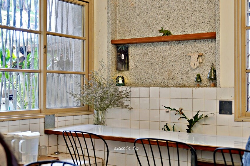 台南市東區【台南】中西區|和喫咖啡,老屋咖啡廳,圓滾滾鬆餅球,豐盛早午餐