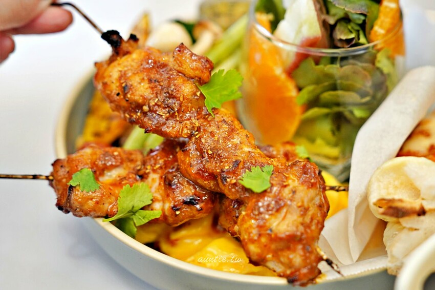 台南市東區【台南】中西區|和喫咖啡,老屋咖啡廳,圓滾滾鬆餅球,豐盛早午餐