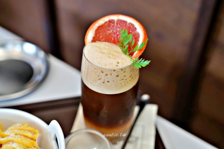 台南市東區【台南】中西區|和喫咖啡,老屋咖啡廳,圓滾滾鬆餅球,豐盛早午餐