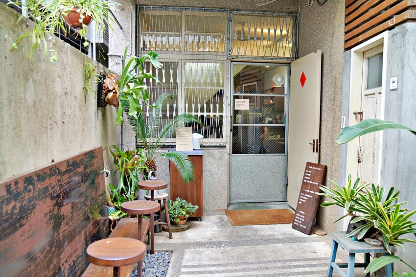 台南市東區【台南】中西區|和喫咖啡,老屋咖啡廳,圓滾滾鬆餅球,豐盛早午餐