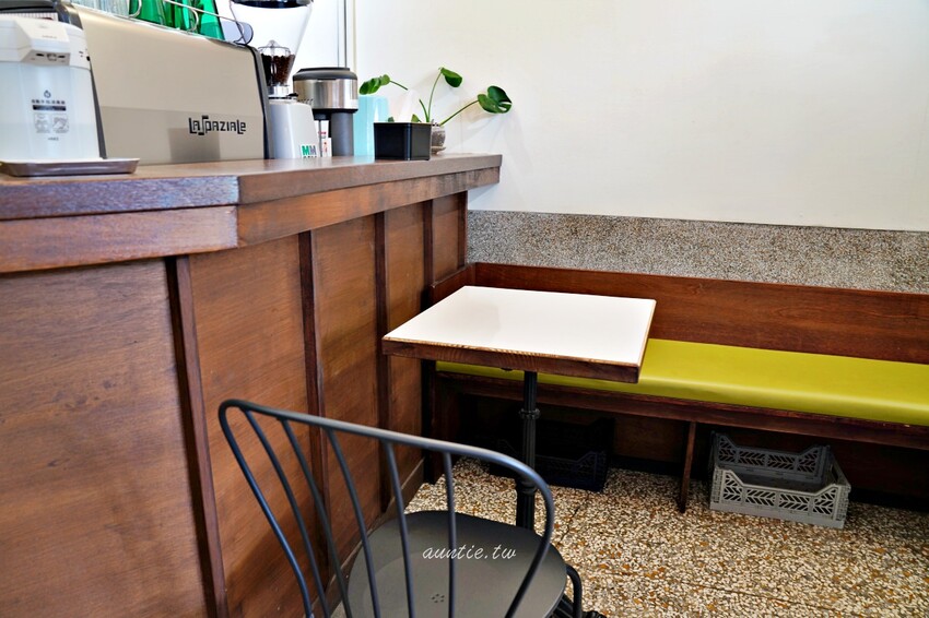 台南市東區【台南】中西區|和喫咖啡,老屋咖啡廳,圓滾滾鬆餅球,豐盛早午餐