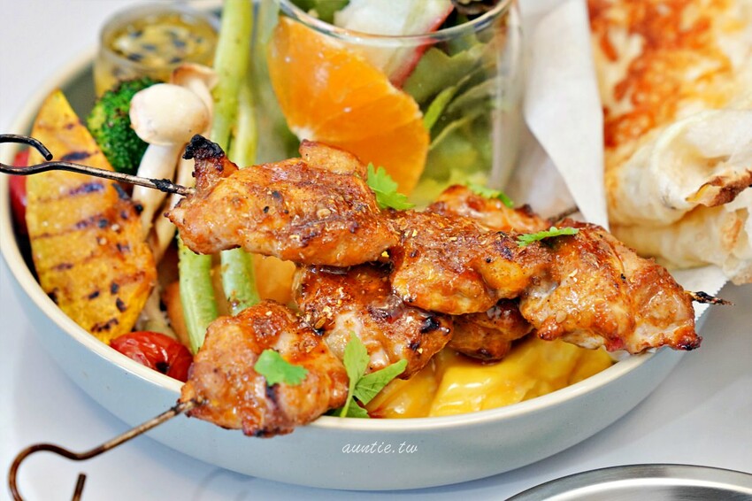 台南市東區【台南】中西區|和喫咖啡,老屋咖啡廳,圓滾滾鬆餅球,豐盛早午餐