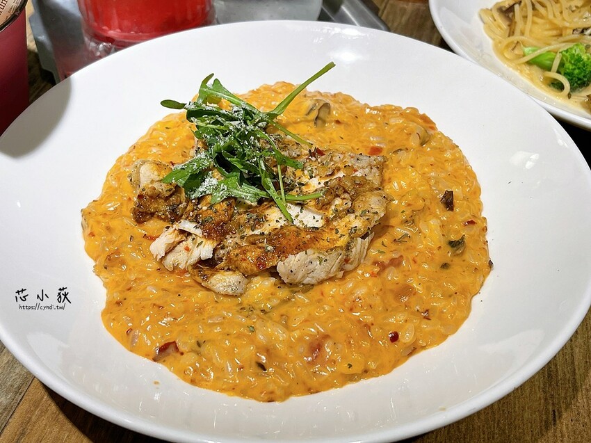 HUN 混，台中一中街平價大份量義大利麵，免費加麵加飯，工業風裝潢，招牌橘醬必吃 - Cyndi love’s 享食天堂