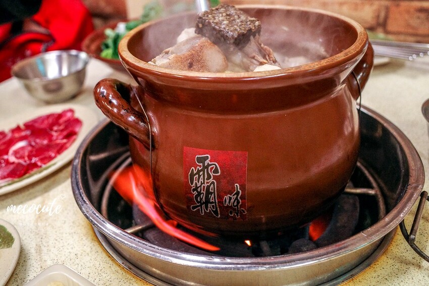 立冬吃這間,全台生意最好的霸味薑母鴨在三重,生意好到有警衛指揮交通!