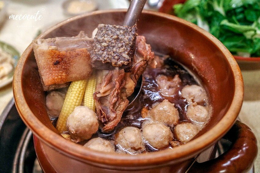 立冬吃這間,全台生意最好的霸味薑母鴨在三重,生意好到有警衛指揮交通!