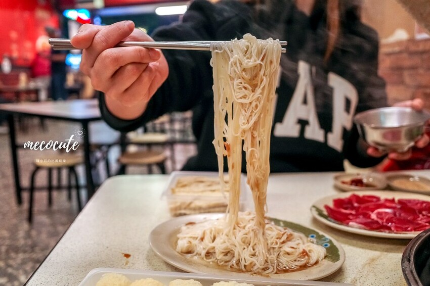 立冬吃這間,全台生意最好的霸味薑母鴨在三重,生意好到有警衛指揮交通!