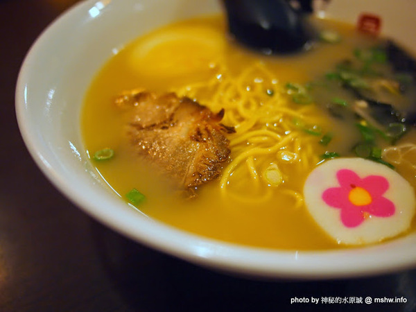 神座日本拉麵(至聖巨蛋店):【食記】高雄神座日本拉麵至聖巨蛋店@左營MRT凹子底 : 台式風味, 與日本神座無關! 神座日本拉麵(至聖巨蛋店):【食記】高雄神座日本拉麵至聖巨蛋店@左營MRT凹子底 : 台式風味, 與日本神座無關!