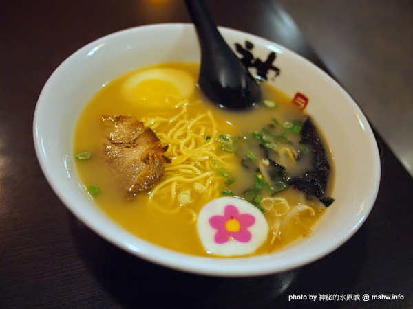 神座日本拉麵(至聖巨蛋店):【食記】高雄神座日本拉麵至聖巨蛋店@左營MRT凹子底 : 台式風味, 與日本神座無關! 神座日本拉麵(至聖巨蛋店):【食記】高雄神座日本拉麵至聖巨蛋店@左營MRT凹子底 : 台式風味, 與日本神座無關!