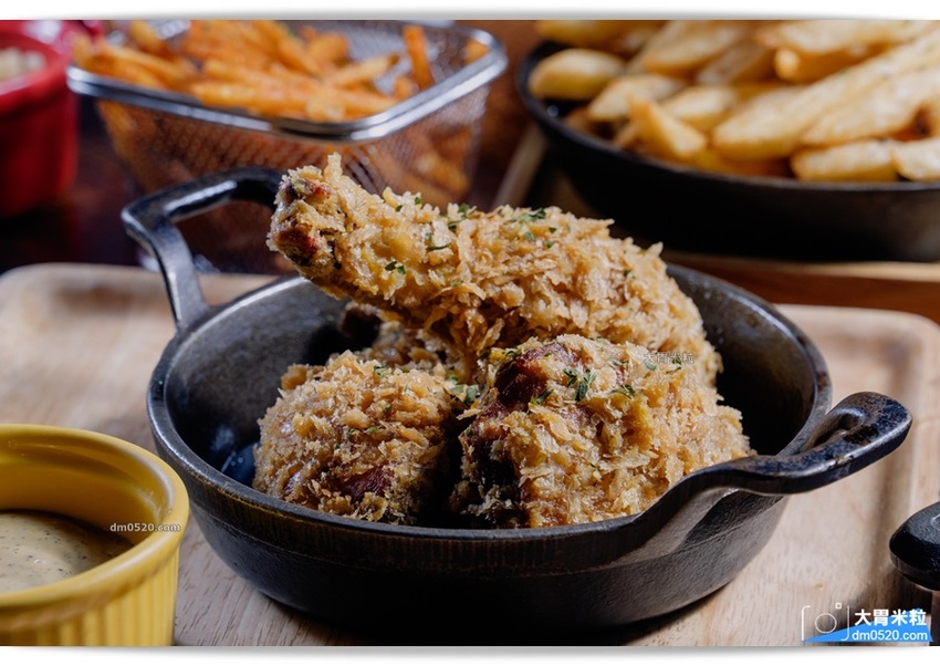 平日點排餐享沙拉吧吃到飽,MASTRO CAFE(戰斧教父內湖店),,SOP脆皮炸雞/牛尾湯無限喝！加50元再享粉紅氣泡酒/啤酒無限暢飲！內湖餐酒館推薦,內湖牛排餐廳推薦,內湖美式餐廳推薦,捷運港墘站