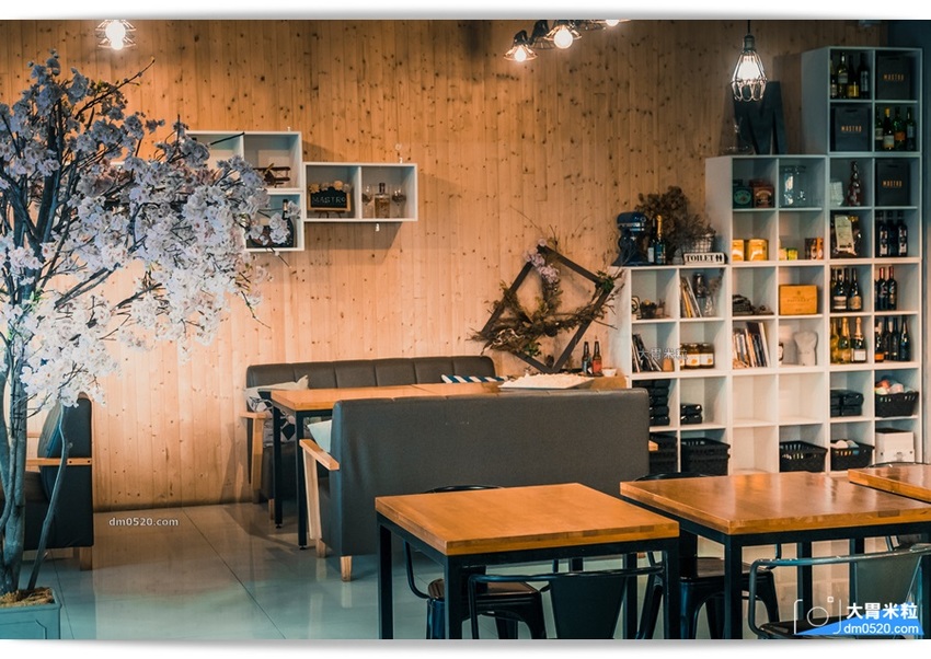 平日點排餐享沙拉吧吃到飽,MASTRO CAFE(戰斧教父內湖店),,SOP脆皮炸雞/牛尾湯無限喝！加50元再享粉紅氣泡酒/啤酒無限暢飲！內湖餐酒館推薦,內湖牛排餐廳推薦,內湖美式餐廳推薦,捷運港墘站