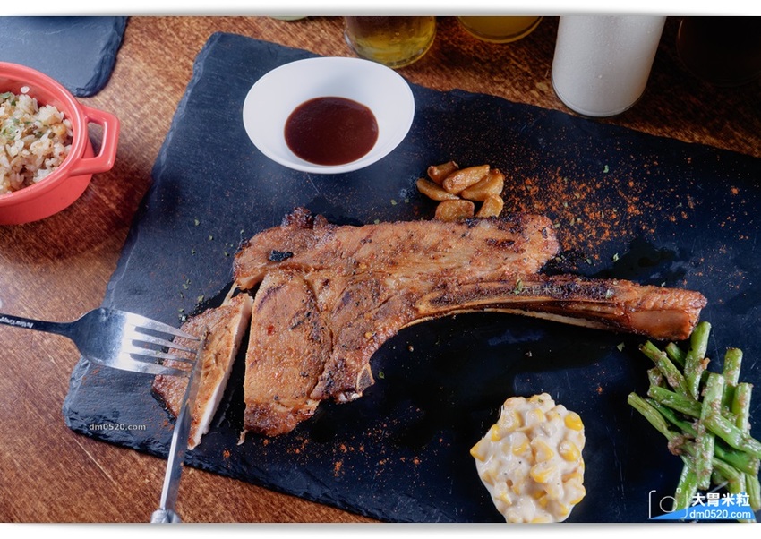 平日點排餐享沙拉吧吃到飽,MASTRO CAFE(戰斧教父內湖店),,SOP脆皮炸雞/牛尾湯無限喝！加50元再享粉紅氣泡酒/啤酒無限暢飲！內湖餐酒館推薦,內湖牛排餐廳推薦,內湖美式餐廳推薦,捷運港墘站