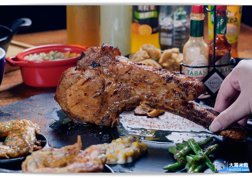 平日點排餐享沙拉吧吃到飽,MASTRO CAFE(戰斧教父內湖店),,SOP脆皮炸雞/牛尾湯無限喝！加50元再享粉紅氣泡酒/啤酒無限暢飲！內湖餐酒館推薦,內湖牛排餐廳推薦,內湖美式餐廳推薦,捷運港墘站