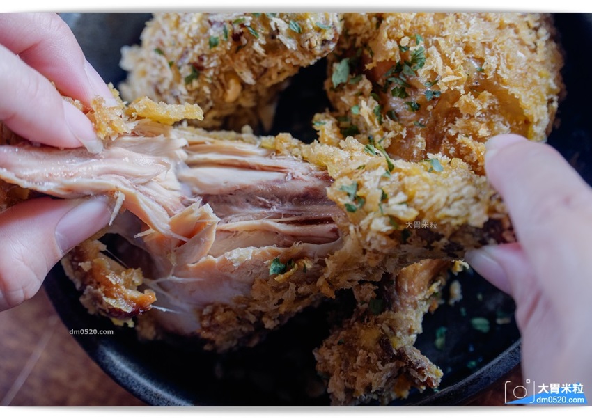 平日點排餐享沙拉吧吃到飽,MASTRO CAFE(戰斧教父內湖店),,SOP脆皮炸雞/牛尾湯無限喝！加50元再享粉紅氣泡酒/啤酒無限暢飲！內湖餐酒館推薦,內湖牛排餐廳推薦,內湖美式餐廳推薦,捷運港墘站