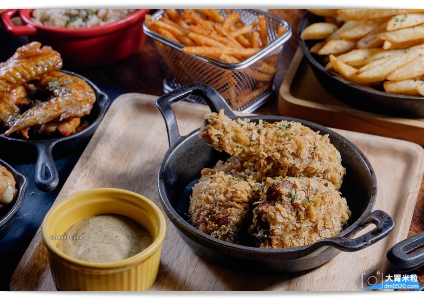 平日點排餐享沙拉吧吃到飽,MASTRO CAFE(戰斧教父內湖店),,SOP脆皮炸雞/牛尾湯無限喝！加50元再享粉紅氣泡酒/啤酒無限暢飲！內湖餐酒館推薦,內湖牛排餐廳推薦,內湖美式餐廳推薦,捷運港墘站