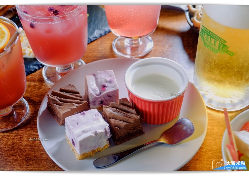 平日點排餐享沙拉吧吃到飽,MASTRO CAFE(戰斧教父內湖店),,SOP脆皮炸雞/牛尾湯無限喝！加50元再享粉紅氣泡酒/啤酒無限暢飲！內湖餐酒館推薦,內湖牛排餐廳推薦,內湖美式餐廳推薦,捷運港墘站