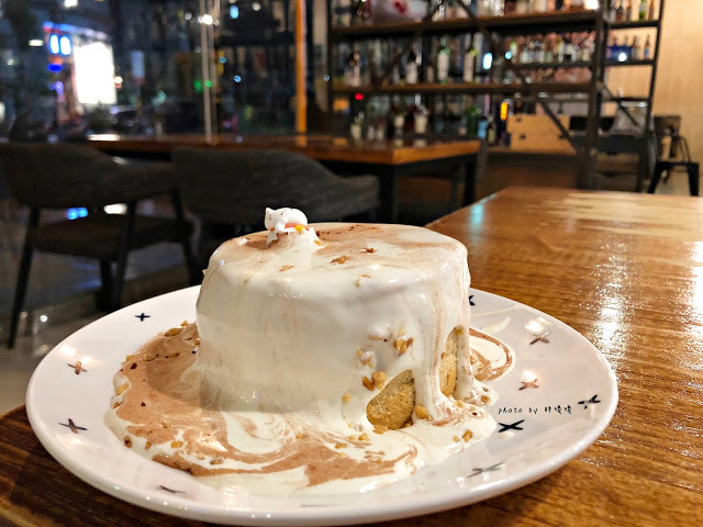 【台北 內湖】Mastro Cafe🔱內湖科學園區附近的美式餐酒館，空間寬敞舒適，肉品滋味啵兒棒，鮮奶油融雪蛋糕也口味也很棒，燈光美、氣氛佳的用餐好場所😉