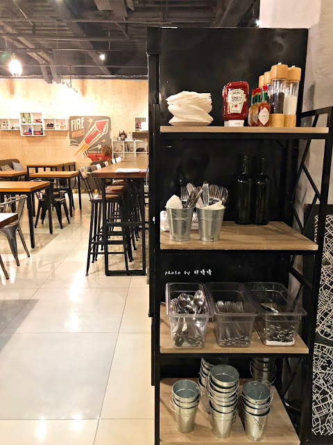 【台北 內湖】Mastro Cafe🔱內湖科學園區附近的美式餐酒館，空間寬敞舒適，肉品滋味啵兒棒，鮮奶油融雪蛋糕也口味也很棒，燈光美、氣氛佳的用餐好場所😉