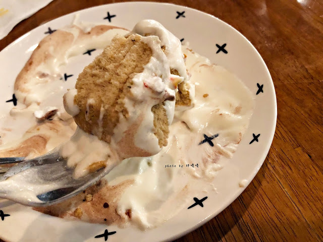 【台北 內湖】Mastro Cafe🔱內湖科學園區附近的美式餐酒館，空間寬敞舒適，肉品滋味啵兒棒，鮮奶油融雪蛋糕也口味也很棒，燈光美、氣氛佳的用餐好場所😉