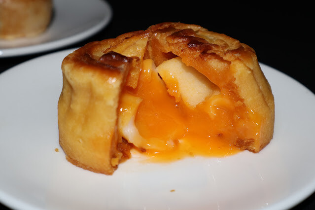 莎士比亞烘焙坊 - Mobile01聯名王鵬傑 - 流心奶黃(蛋黃酥)