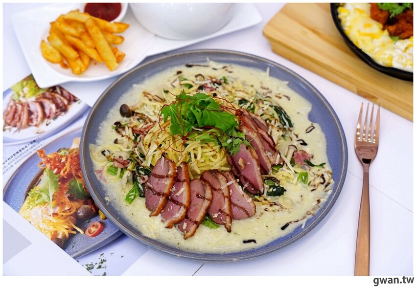 台中2D漫畫餐廳又一間！不限時、不收服務費，還有好吃下午茶～