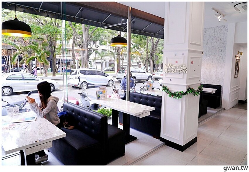 台中2D漫畫餐廳又一間！不限時、不收服務費，還有好吃下午茶～