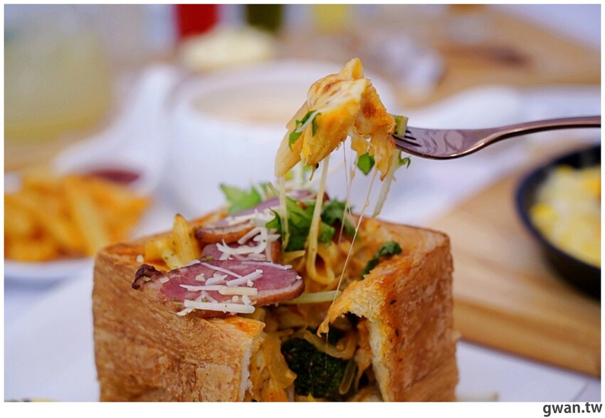 台中2D漫畫餐廳又一間！不限時、不收服務費，還有好吃下午茶～