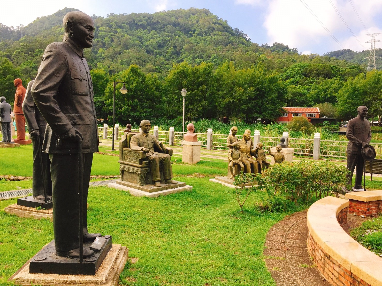 【桃園】兩蔣慈湖文化園區 碧草如茵涼風吹徐 適合當作中繼站休息片刻