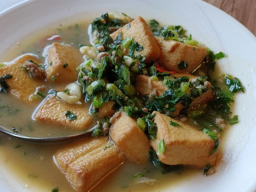 【新北.烏來】于烤魚家常創意料理。于冠華現場隨意駐唱。寵物友善+烤魚+魚子醬法式麵包+于家豆腐