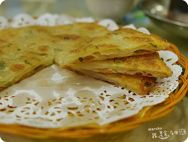 【暖呼呼火鍋】東北軒來自東北特色家鄉菜與酸菜白肉鍋享受大口吃肉的一餐。台北中山區