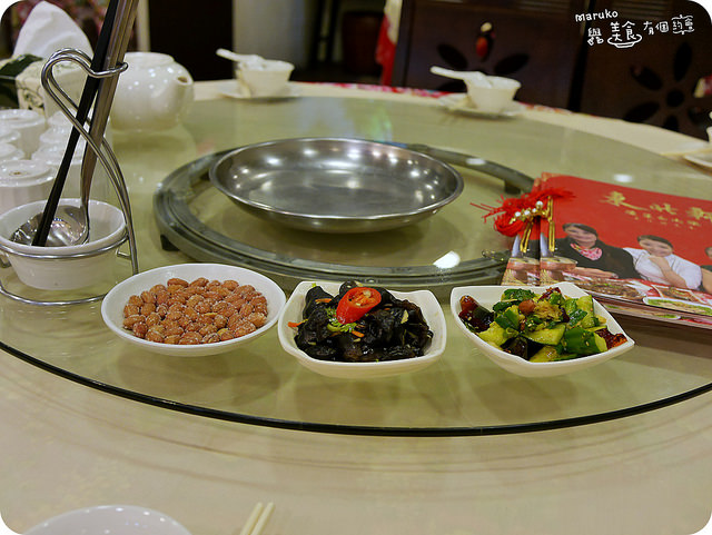 【暖呼呼火鍋】東北軒來自東北特色家鄉菜與酸菜白肉鍋享受大口吃肉的一餐。台北中山區