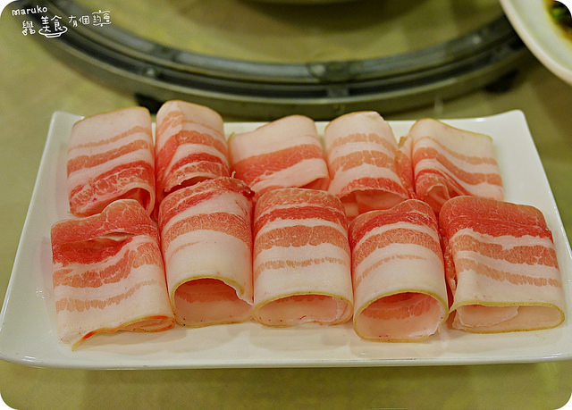 【暖呼呼火鍋】東北軒來自東北特色家鄉菜與酸菜白肉鍋享受大口吃肉的一餐。台北中山區