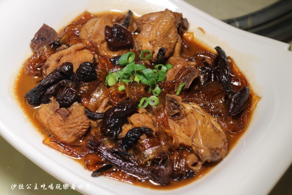 東北軒酸菜白肉鍋：中山區正宗哈爾濱東北菜『東北軒酸菜白肉鍋』圍爐/火鍋/殺豬菜/捷運松江南京站