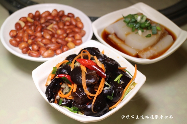 東北軒酸菜白肉鍋：中山區正宗哈爾濱東北菜『東北軒酸菜白肉鍋』圍爐/火鍋/殺豬菜/捷運松江南京站