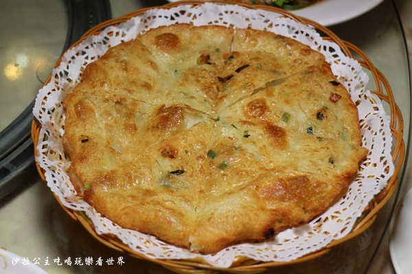 東北軒酸菜白肉鍋：中山區正宗哈爾濱東北菜『東北軒酸菜白肉鍋』圍爐/火鍋/殺豬菜/捷運松江南京站