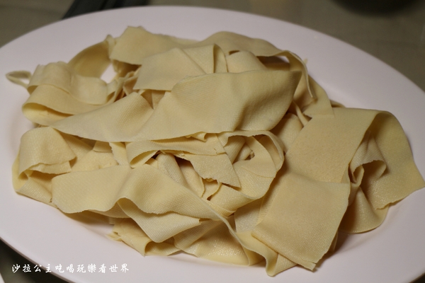 東北軒酸菜白肉鍋：中山區正宗哈爾濱東北菜『東北軒酸菜白肉鍋』圍爐/火鍋/殺豬菜/捷運松江南京站