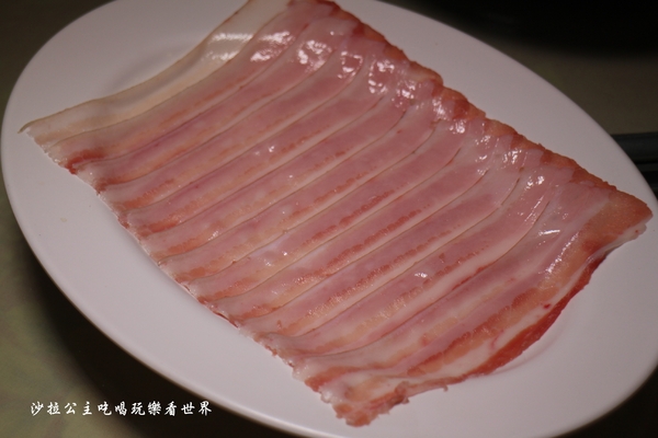 東北軒酸菜白肉鍋：中山區正宗哈爾濱東北菜『東北軒酸菜白肉鍋』圍爐/火鍋/殺豬菜/捷運松江南京站