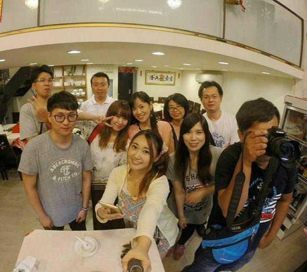 東北軒酸菜白肉鍋：中山區正宗哈爾濱東北菜『東北軒酸菜白肉鍋』圍爐/火鍋/殺豬菜/捷運松江南京站