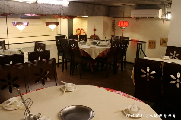 東北軒酸菜白肉鍋：中山區正宗哈爾濱東北菜『東北軒酸菜白肉鍋』圍爐/火鍋/殺豬菜/捷運松江南京站