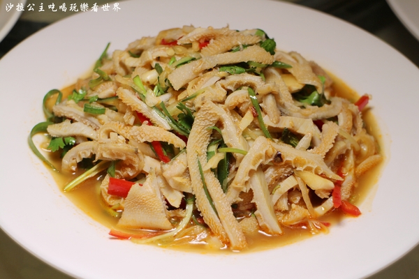 東北軒酸菜白肉鍋：中山區正宗哈爾濱東北菜『東北軒酸菜白肉鍋』圍爐/火鍋/殺豬菜/捷運松江南京站